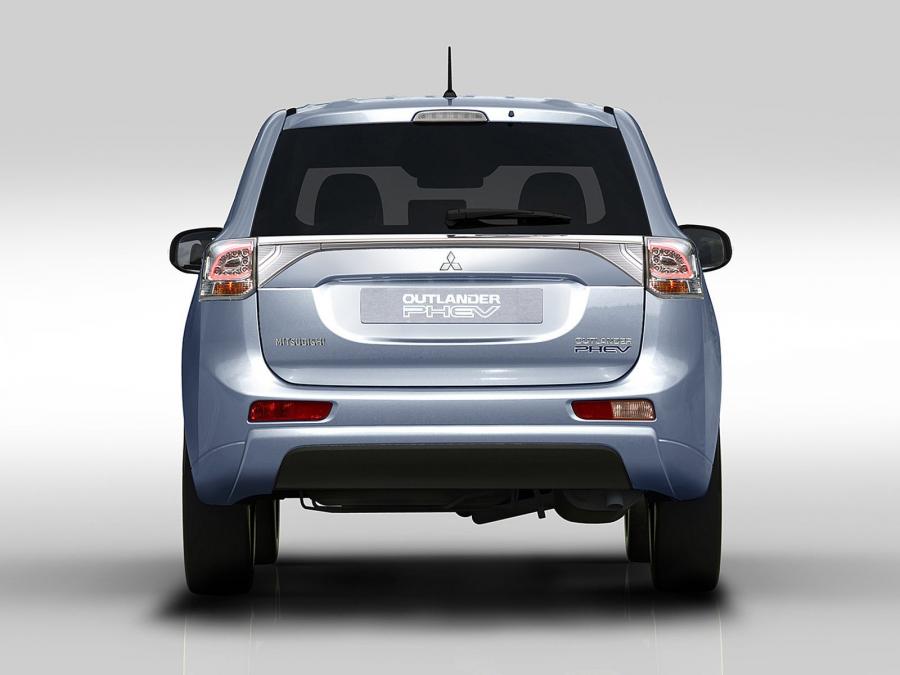  Mitsubishi Outlander PHEV 2012 года  (фото 25 из 48)